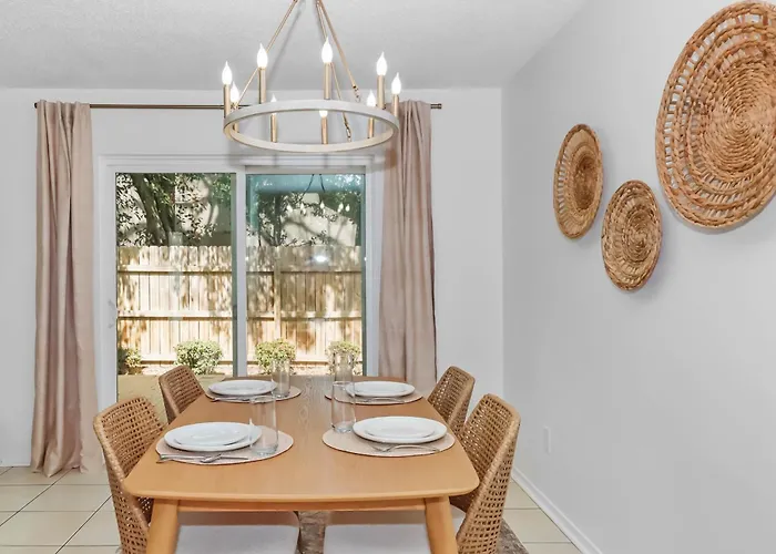 Holiday home Cozy 3-bedroom, Centrally Located Pensacola