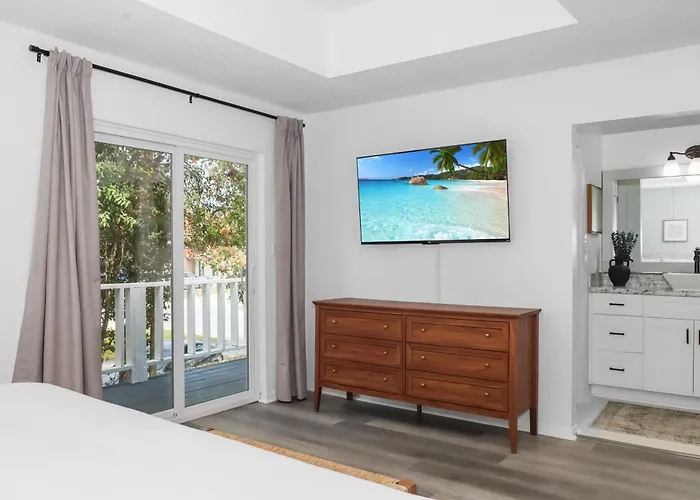 Cozy 3-bedroom, Centrally Located Holiday home *