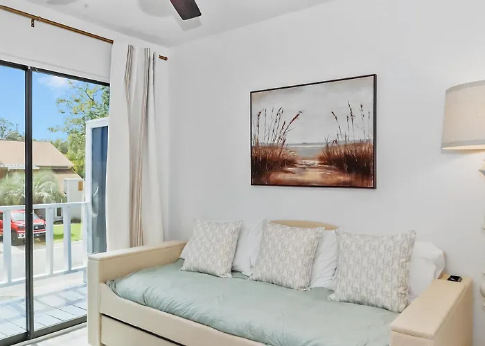 Holiday home Cozy 3-bedroom, Centrally Located *