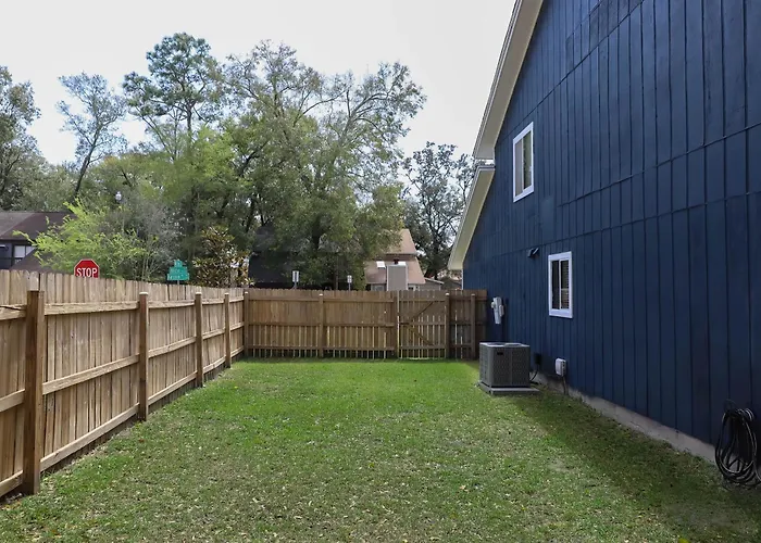 Holiday home Cozy 3-bedroom, Centrally Located Pensacola